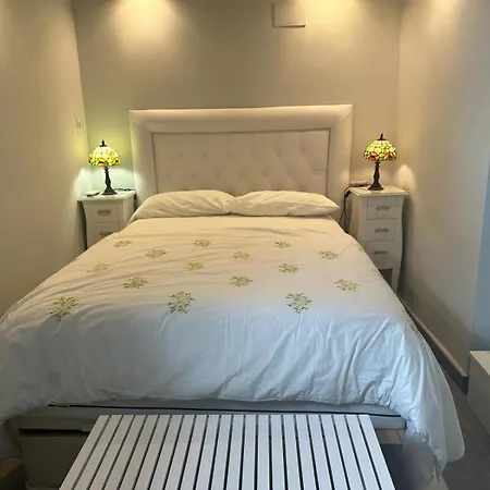 Apartment Prime Location Lower Floor With Swimming Pool